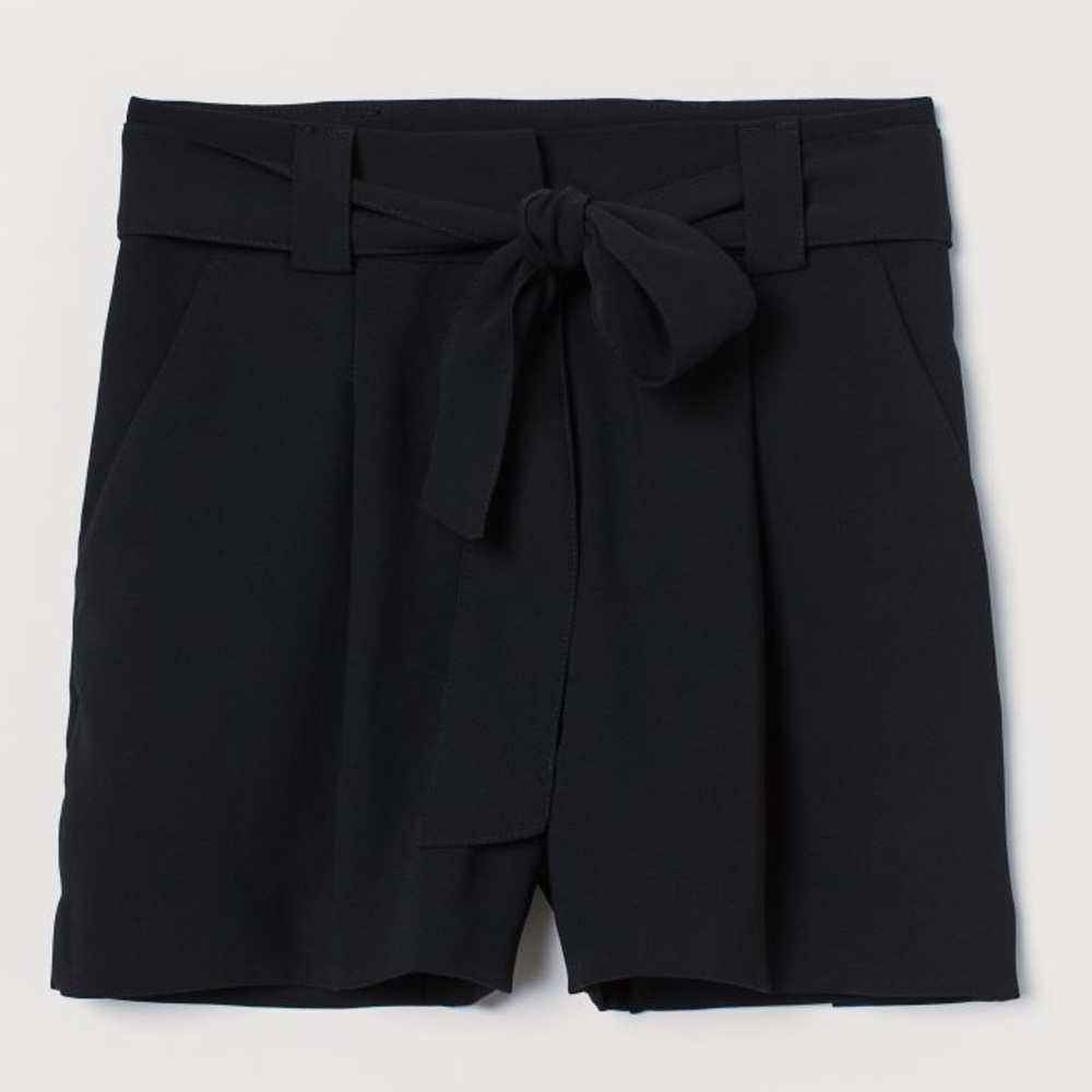 H&M Black Tailored High-Waisted Shorts
